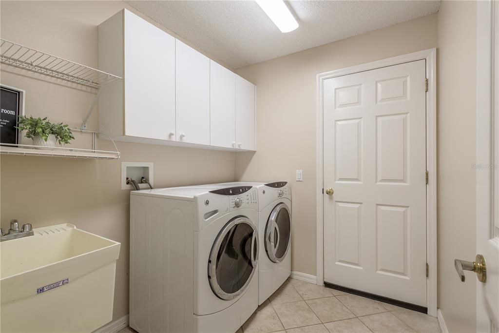 На продажу: $450,000 (3 спален, 2 ванн, 1814 Квадратных фут)