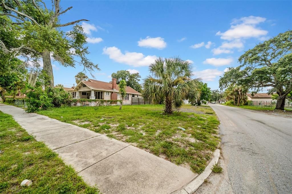 待售: $115,000 (0.13 acres)