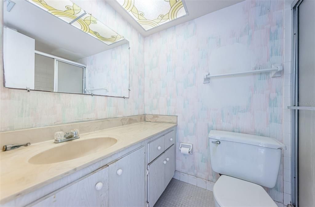 For Sale: $88,000 (2 beds, 2 baths, 1035 Square Feet)