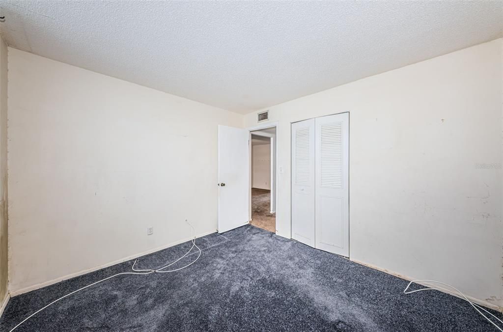 For Sale: $88,000 (2 beds, 2 baths, 1035 Square Feet)
