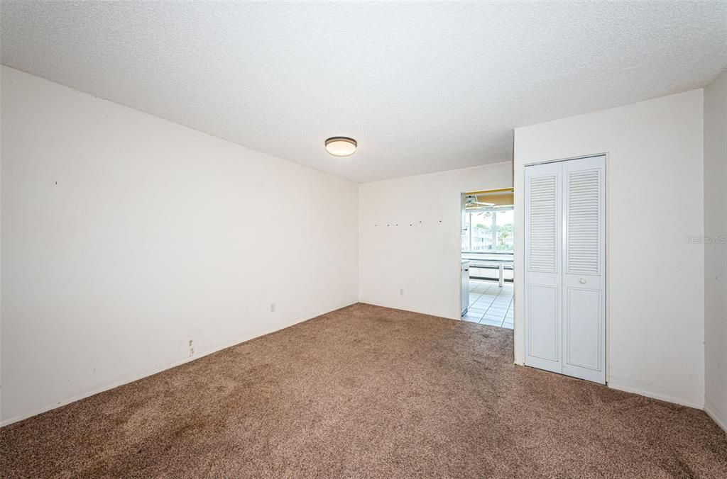 For Sale: $88,000 (2 beds, 2 baths, 1035 Square Feet)