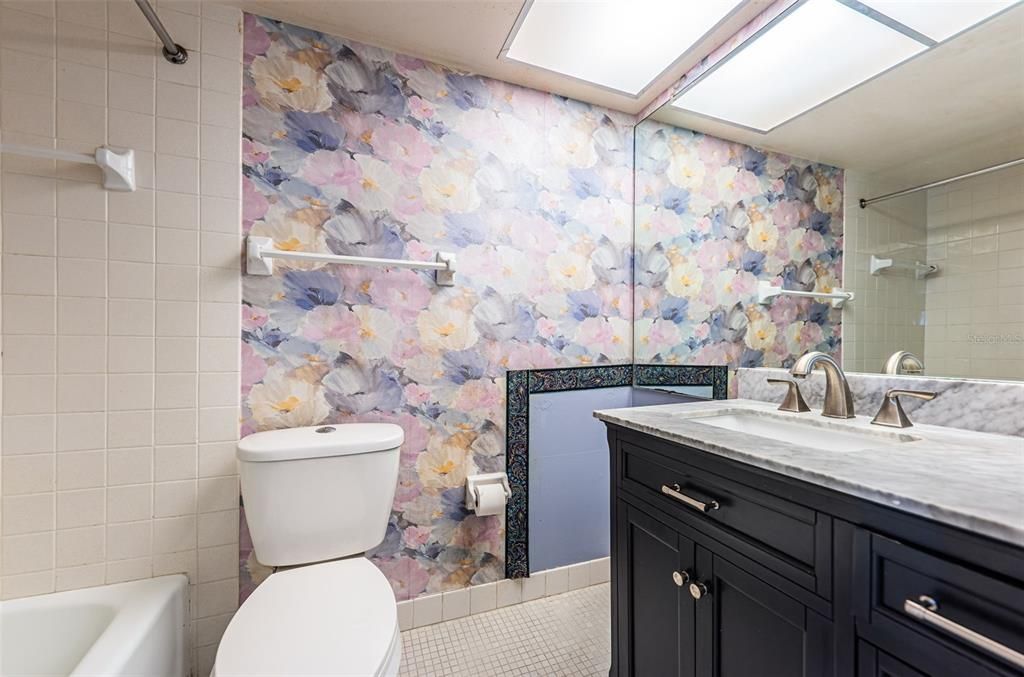 For Sale: $88,000 (2 beds, 2 baths, 1035 Square Feet)