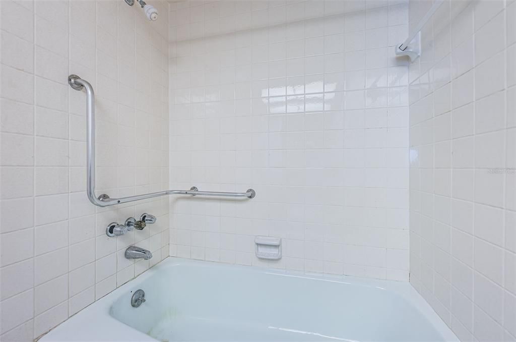 For Sale: $88,000 (2 beds, 2 baths, 1035 Square Feet)