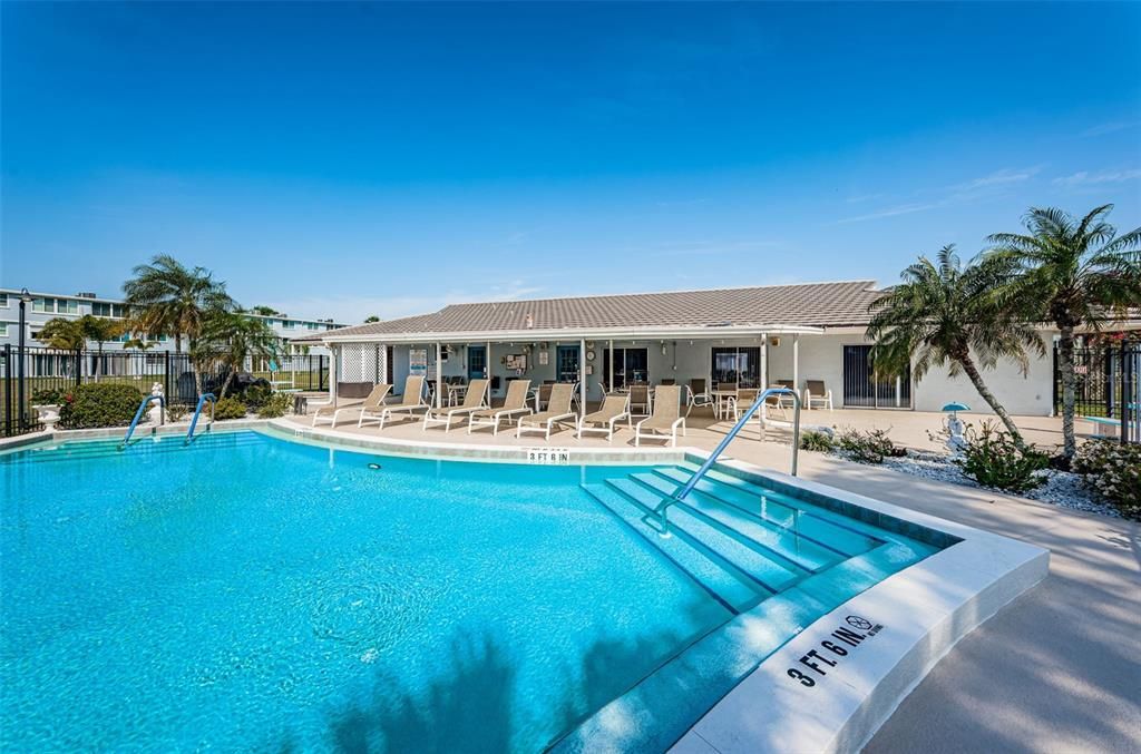 For Sale: $88,000 (2 beds, 2 baths, 1035 Square Feet)