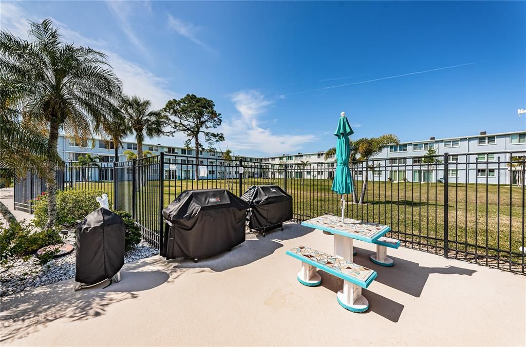 For Sale: $88,000 (2 beds, 2 baths, 1035 Square Feet)