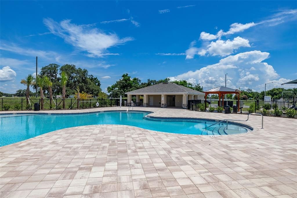 En Venta: $245,000 (3 camas, 2 baños, 1499 Pies cuadrados)