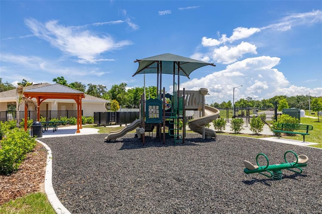 En Venta: $245,000 (3 camas, 2 baños, 1499 Pies cuadrados)