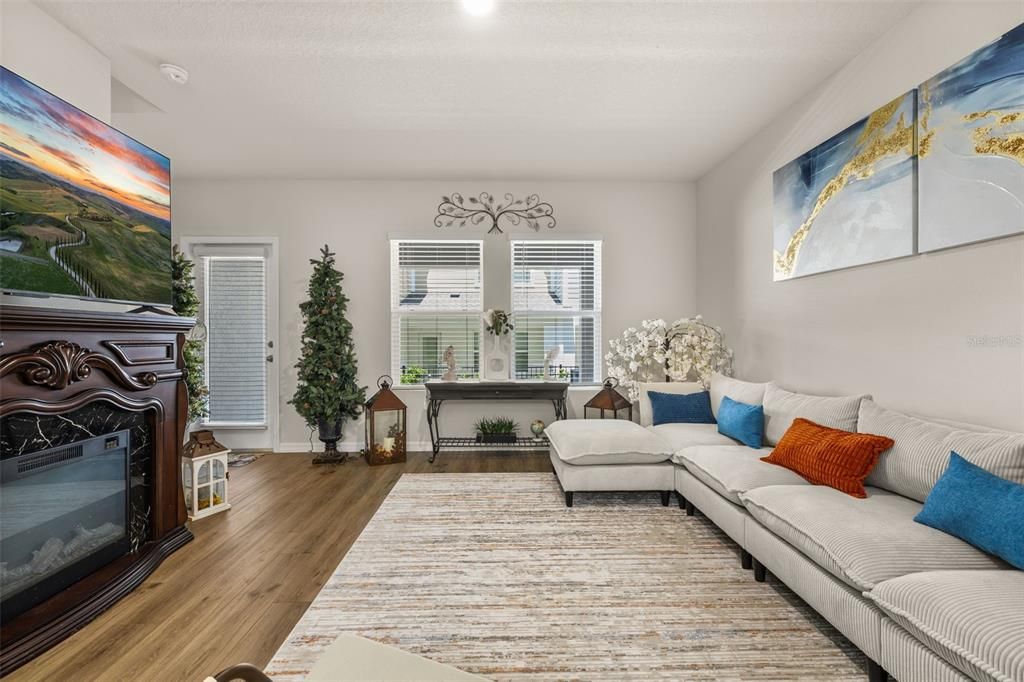 En Venta: $245,000 (3 camas, 2 baños, 1499 Pies cuadrados)