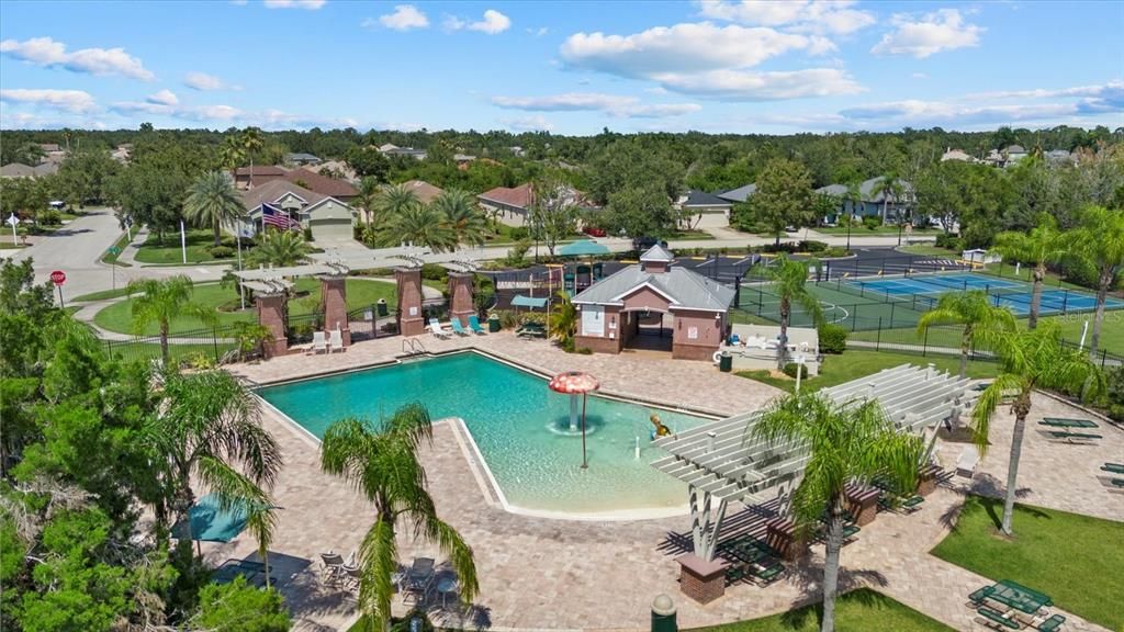 Activo con contrato: $575,000 (3 camas, 3 baños, 2303 Pies cuadrados)