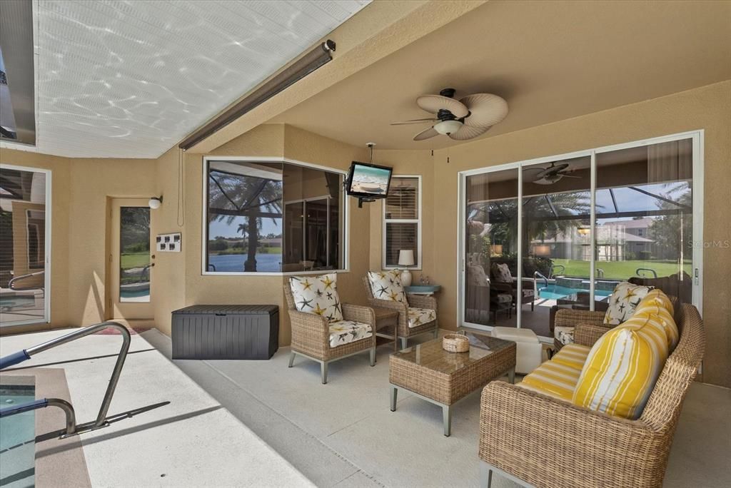 Activo con contrato: $575,000 (3 camas, 3 baños, 2303 Pies cuadrados)