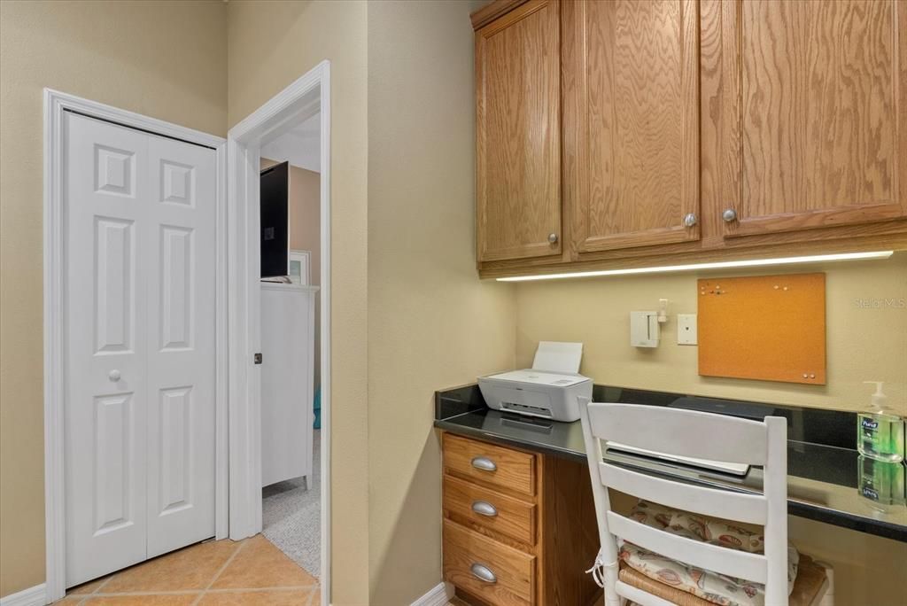 Activo con contrato: $575,000 (3 camas, 3 baños, 2303 Pies cuadrados)