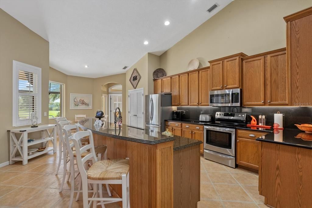 Activo con contrato: $575,000 (3 camas, 3 baños, 2303 Pies cuadrados)