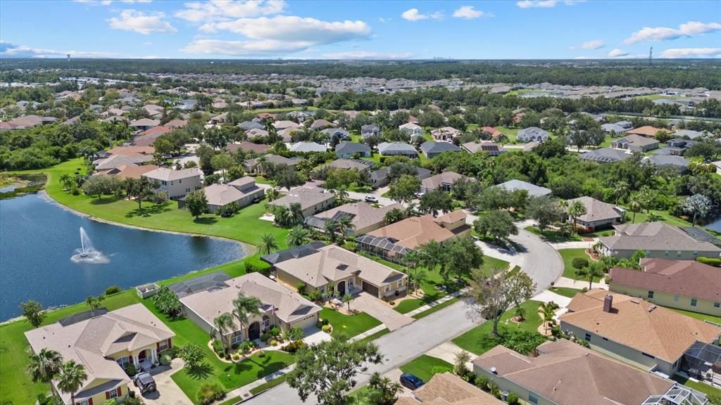 Activo con contrato: $575,000 (3 camas, 3 baños, 2303 Pies cuadrados)