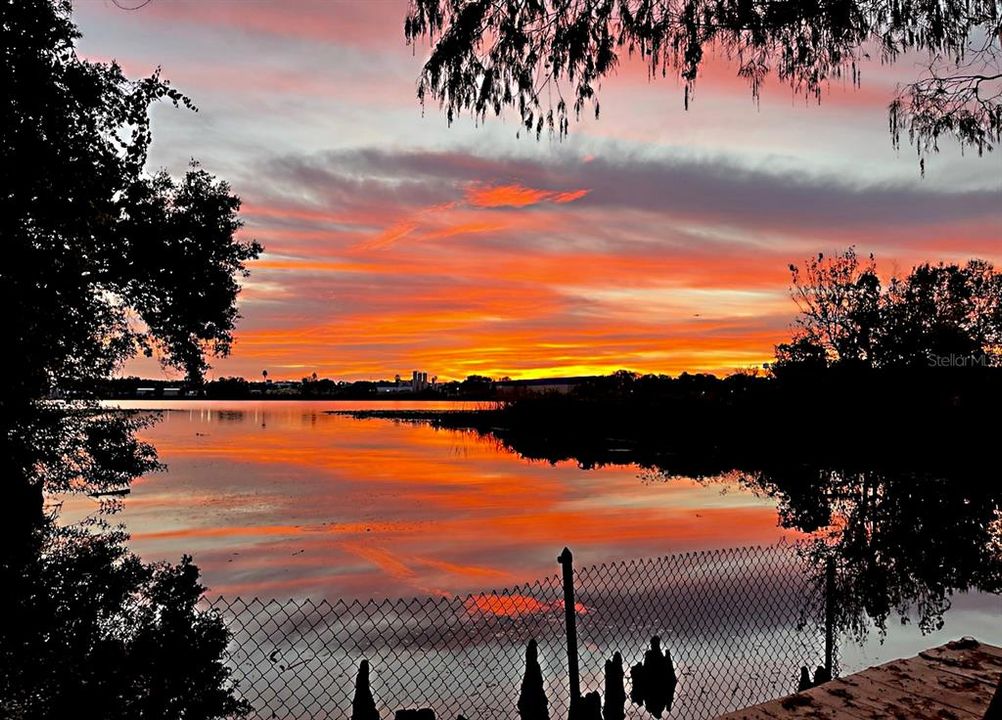 Recently Sold: $440,000 (4 beds, 3 baths, 2861 Square Feet)