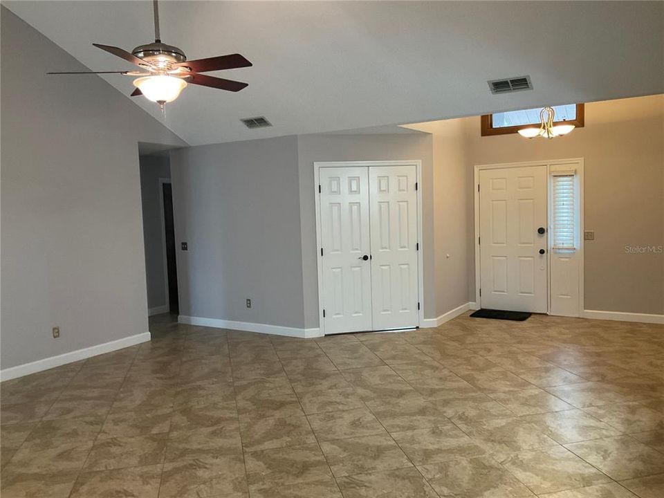 En Venta: $399,900 (3 camas, 2 baños, 1475 Pies cuadrados)