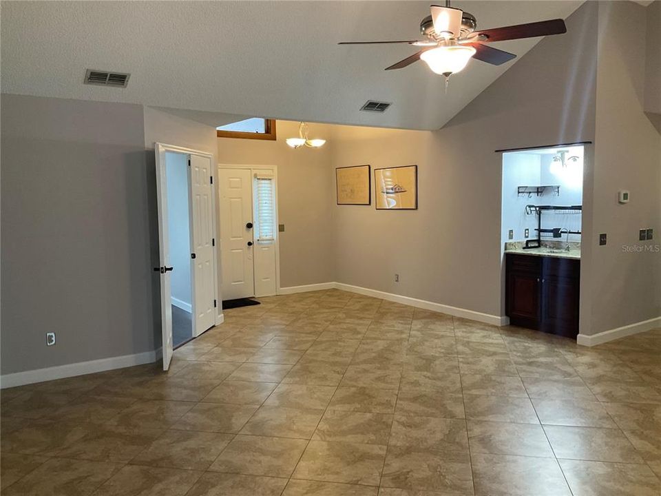En Venta: $399,900 (3 camas, 2 baños, 1475 Pies cuadrados)