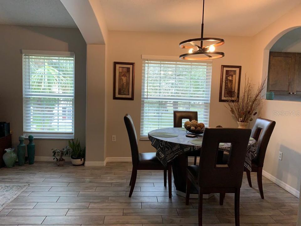 На продажу: $242,000 (3 спален, 2 ванн, 1136 Квадратных фут)