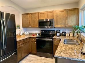 На продажу: $242,000 (3 спален, 2 ванн, 1136 Квадратных фут)