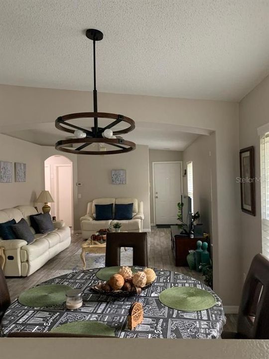 На продажу: $242,000 (3 спален, 2 ванн, 1136 Квадратных фут)