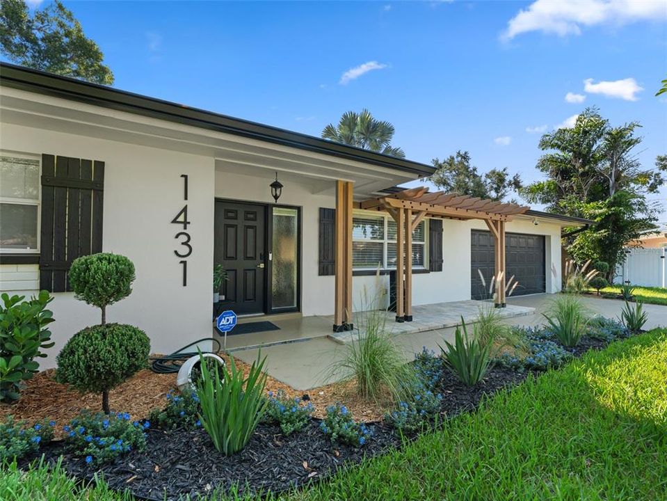 Recently Rented: $2,950 (2 beds, 2 baths, 1607 Square Feet)