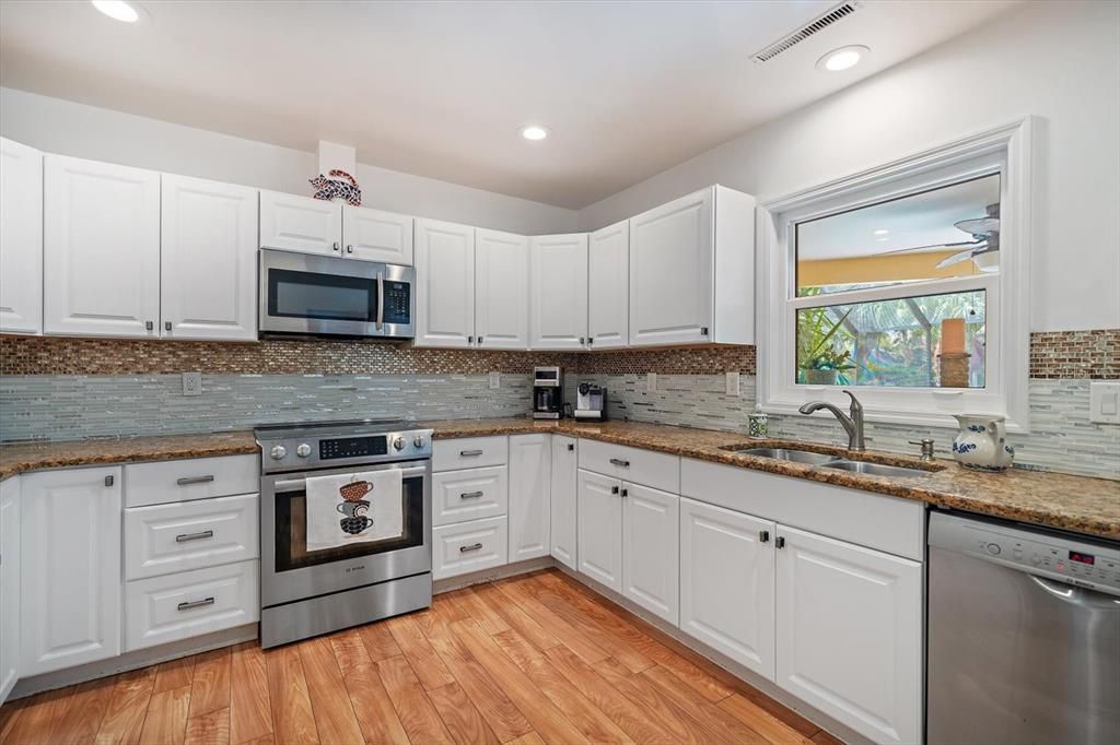 На продажу: $1,150,000 (4 спален, 3 ванн, 2900 Квадратных фут)