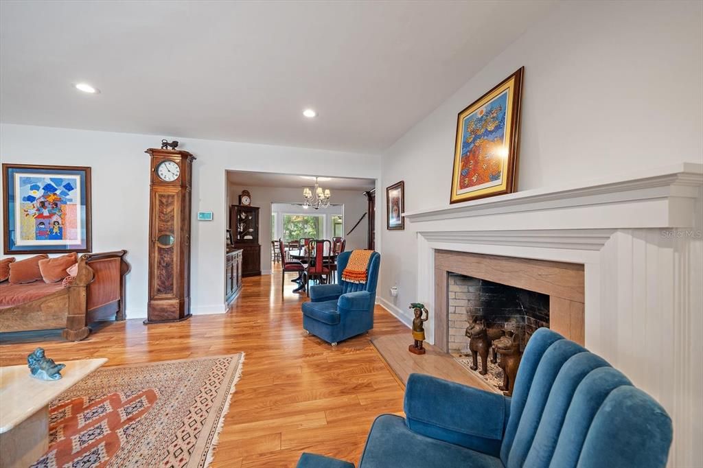 На продажу: $1,150,000 (4 спален, 3 ванн, 2900 Квадратных фут)