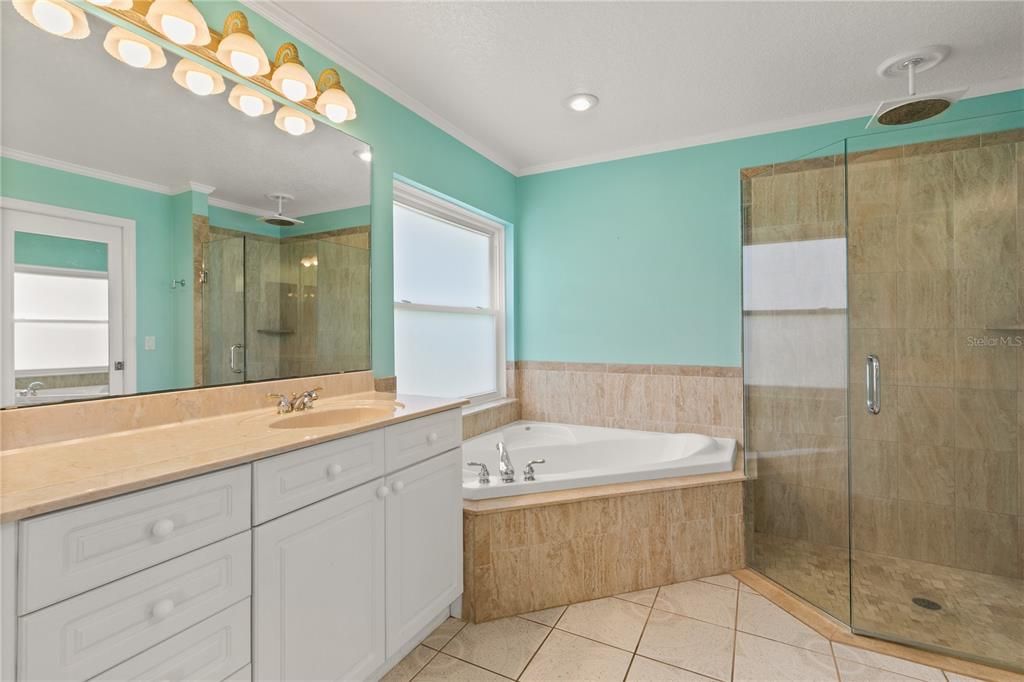 Active With Contract: $590,000 (4 beds, 3 baths, 2492 Square Feet)