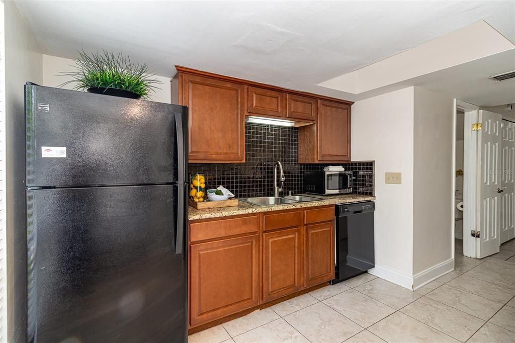 Active With Contract: $224,500 (2 beds, 2 baths, 1732 Square Feet)