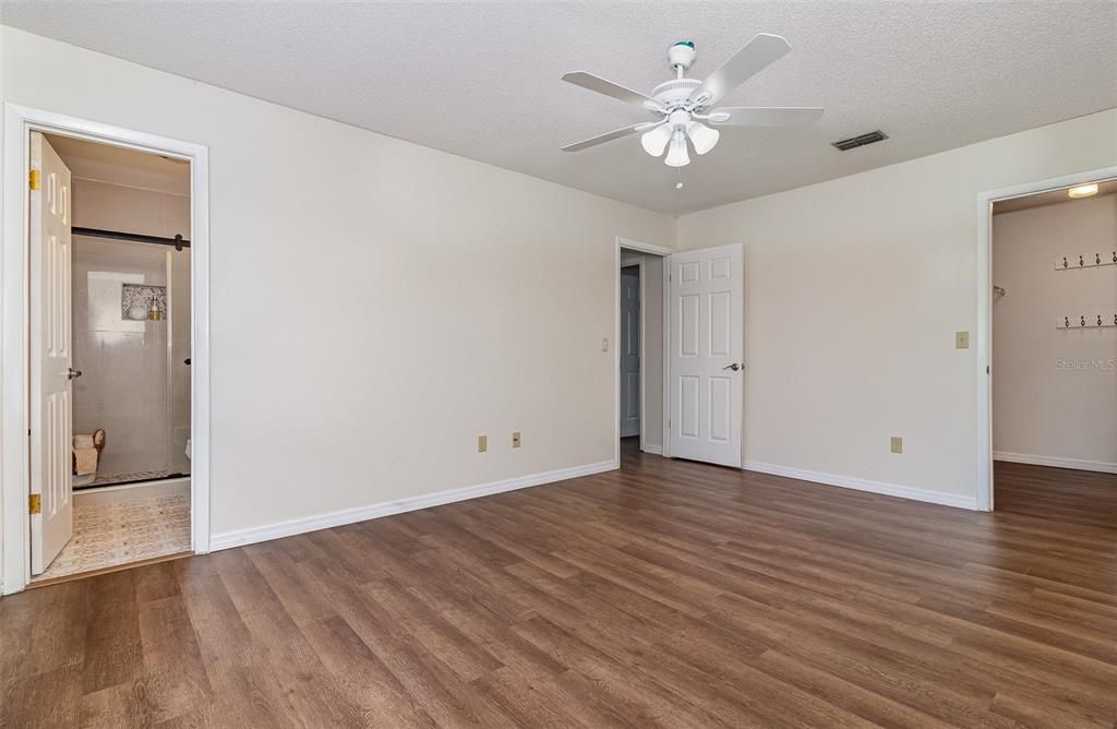 Active With Contract: $224,500 (2 beds, 2 baths, 1732 Square Feet)