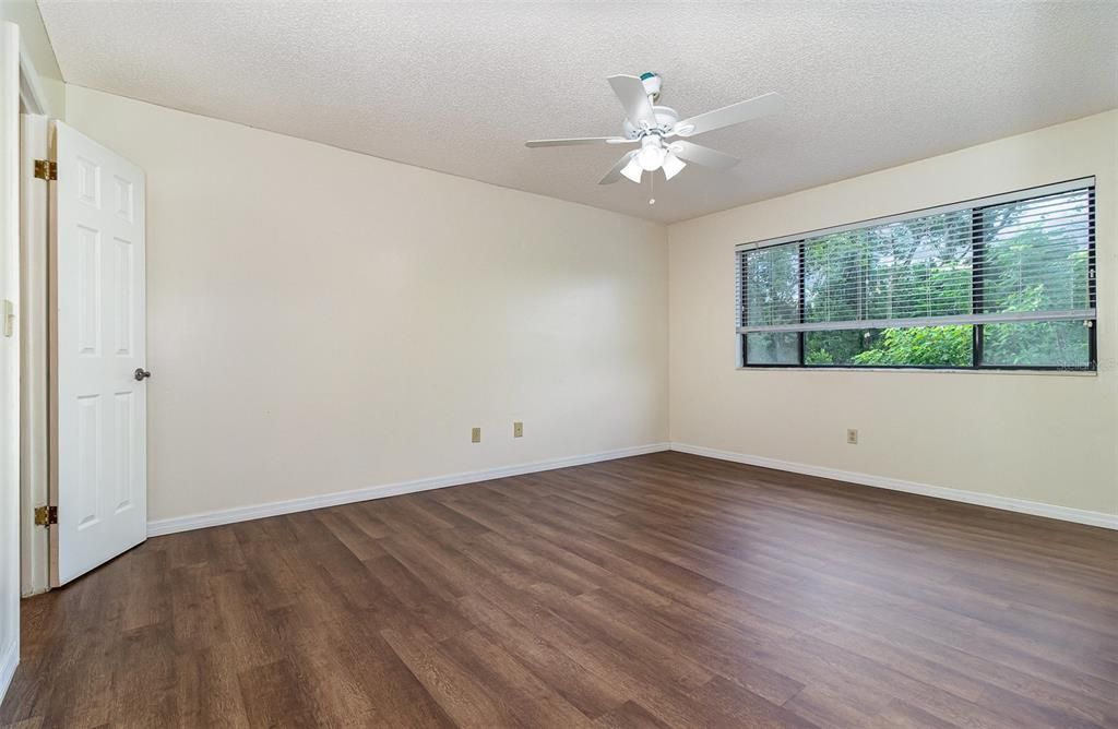 Active With Contract: $224,500 (2 beds, 2 baths, 1732 Square Feet)