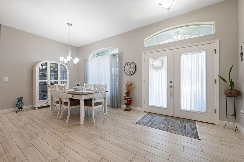 待售: $565,000 (4 贝兹, 2 浴室, 2237 平方英尺)