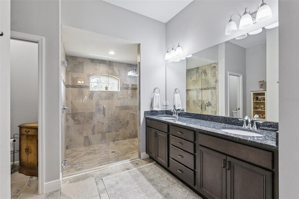 待售: $565,000 (4 贝兹, 2 浴室, 2237 平方英尺)