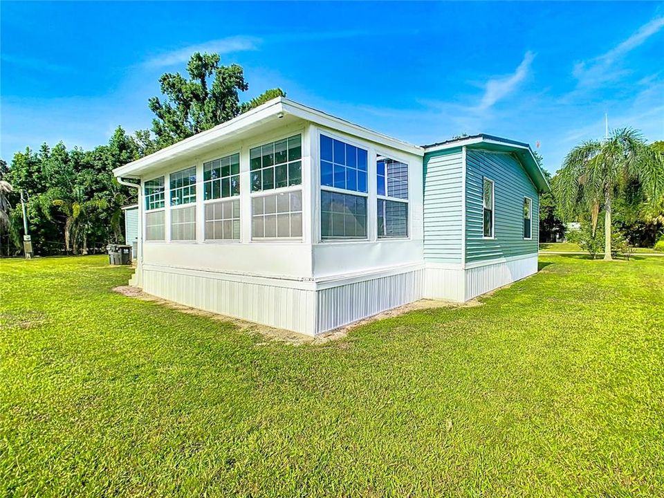 For Sale: $250,000 (4 beds, 3 baths, 1728 Square Feet)