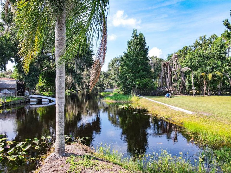 For Sale: $250,000 (4 beds, 3 baths, 1728 Square Feet)