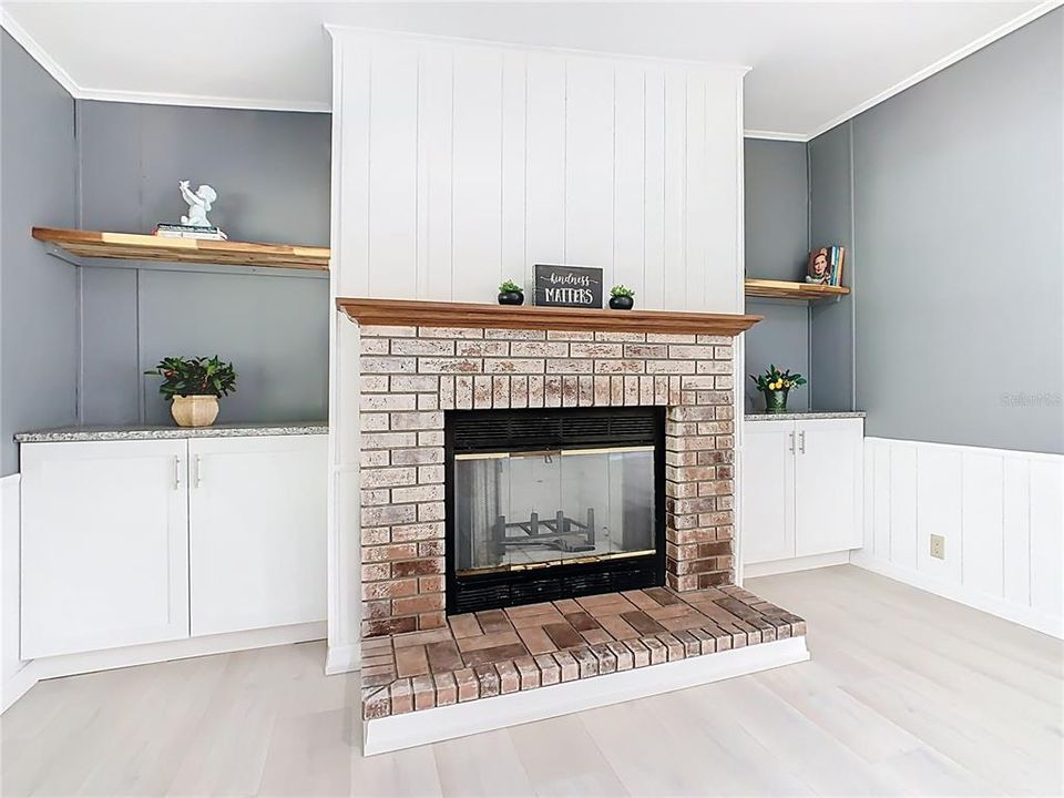 For Sale: $250,000 (4 beds, 3 baths, 1728 Square Feet)