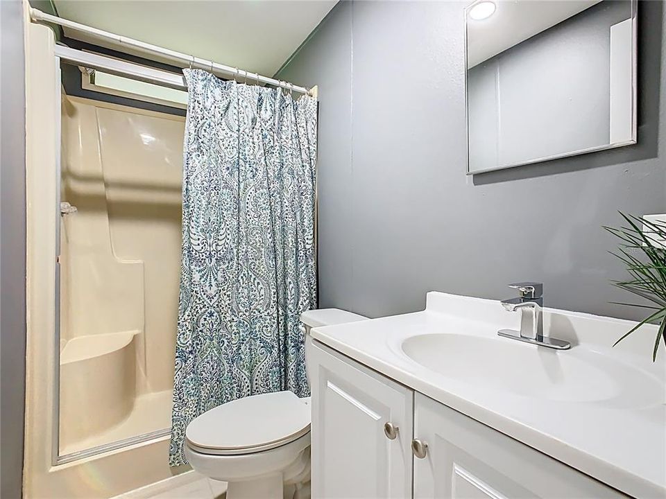 For Sale: $250,000 (4 beds, 3 baths, 1728 Square Feet)