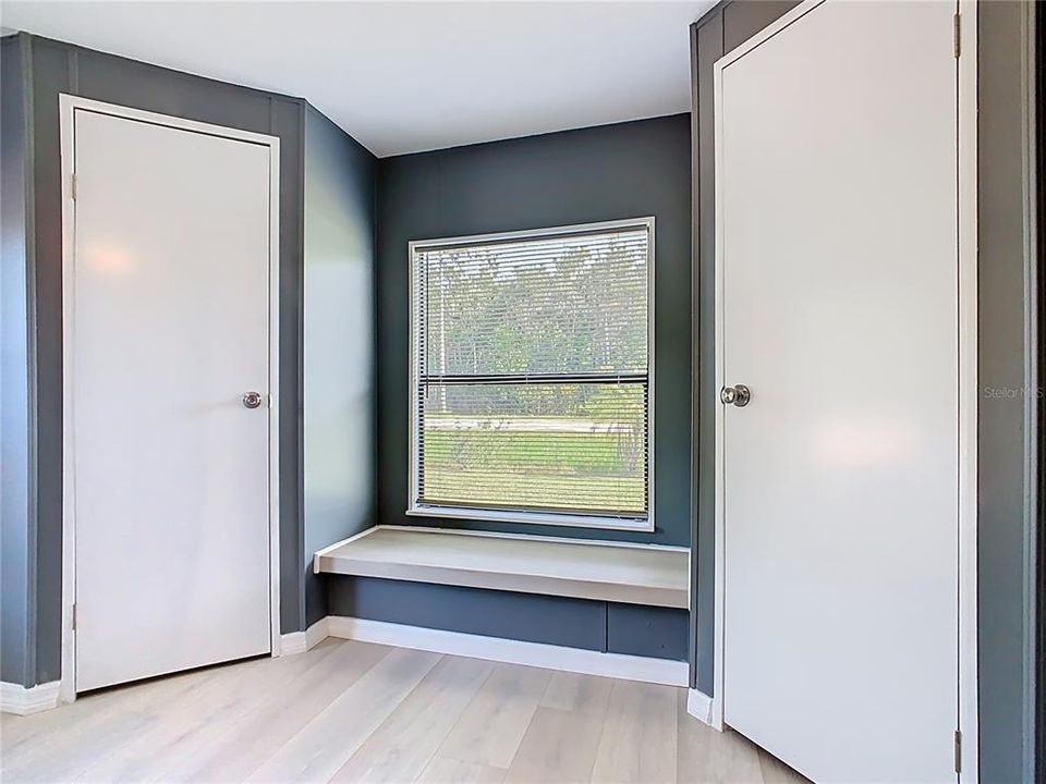 For Sale: $250,000 (4 beds, 3 baths, 1728 Square Feet)