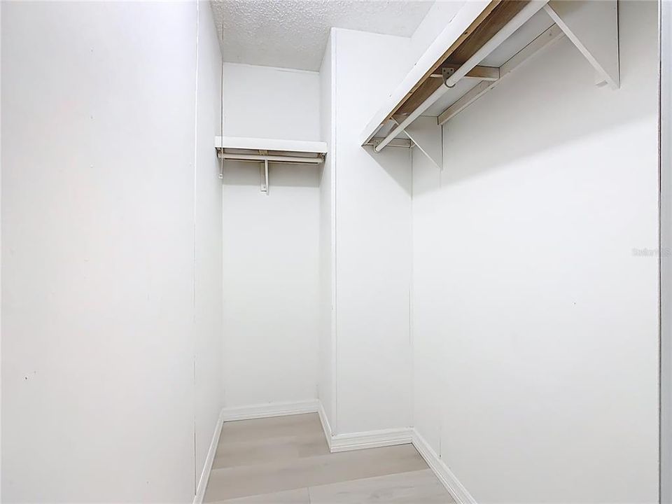 For Sale: $250,000 (4 beds, 3 baths, 1728 Square Feet)