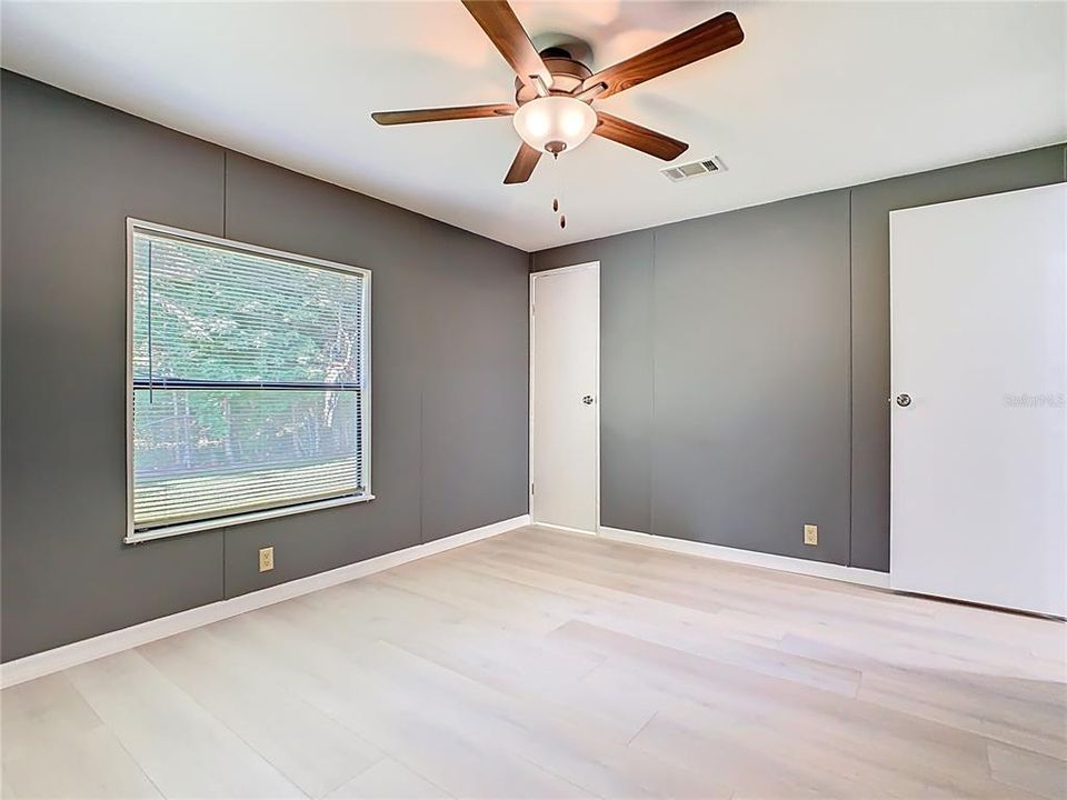 For Sale: $250,000 (4 beds, 3 baths, 1728 Square Feet)