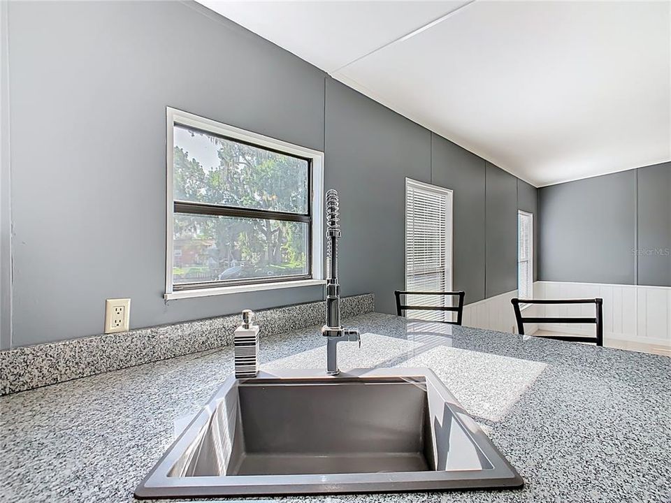 For Sale: $250,000 (4 beds, 3 baths, 1728 Square Feet)