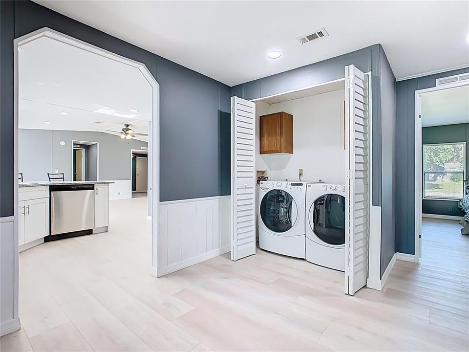 For Sale: $250,000 (4 beds, 3 baths, 1728 Square Feet)