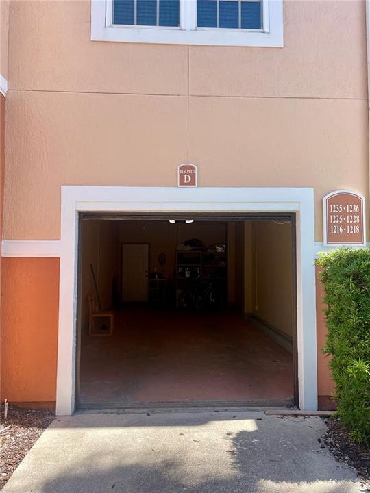 待售: $227,500 (1 贝兹, 1 浴室, 949 平方英尺)