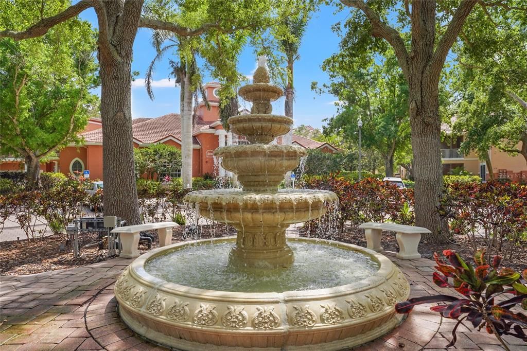 待售: $227,500 (1 贝兹, 1 浴室, 949 平方英尺)