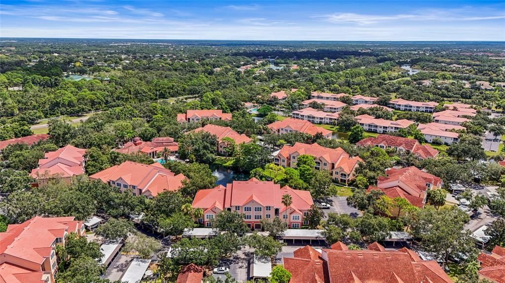 待售: $227,500 (1 贝兹, 1 浴室, 949 平方英尺)