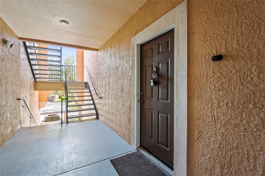 待售: $227,500 (1 贝兹, 1 浴室, 949 平方英尺)