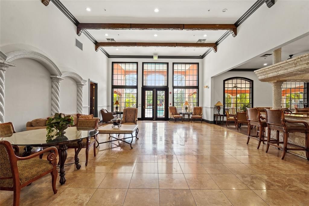 待售: $227,500 (1 贝兹, 1 浴室, 949 平方英尺)