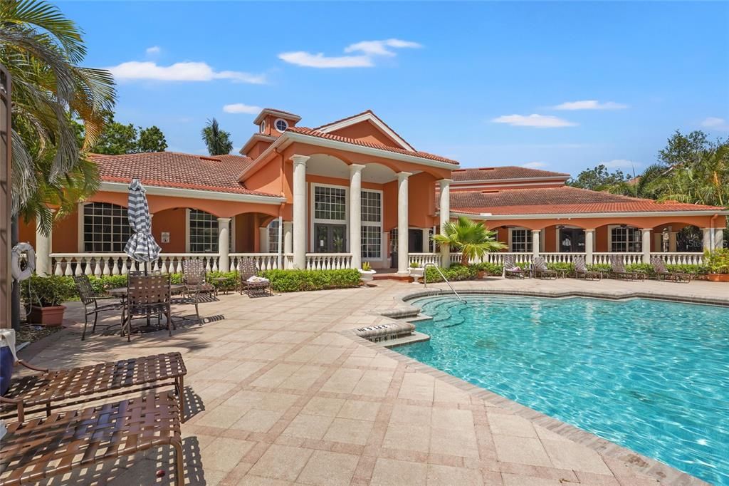 待售: $227,500 (1 贝兹, 1 浴室, 949 平方英尺)