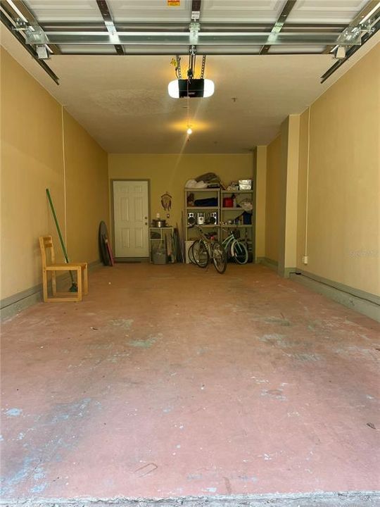 待售: $227,500 (1 贝兹, 1 浴室, 949 平方英尺)