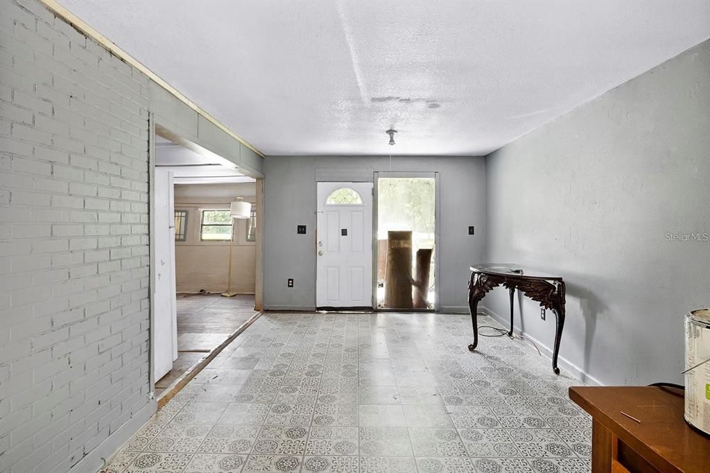 En Venta: $80,000 (2 camas, 2 baños, 716 Pies cuadrados)