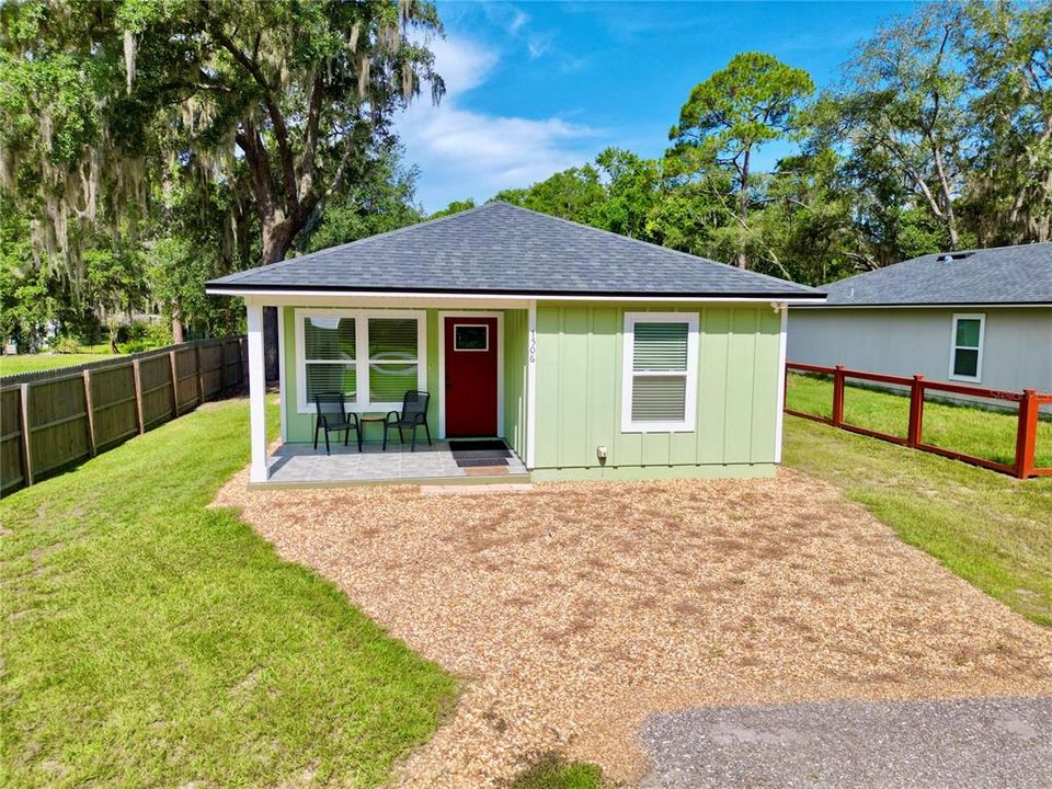 For Sale: $300,000 (3 beds, 2 baths, 1168 Square Feet)